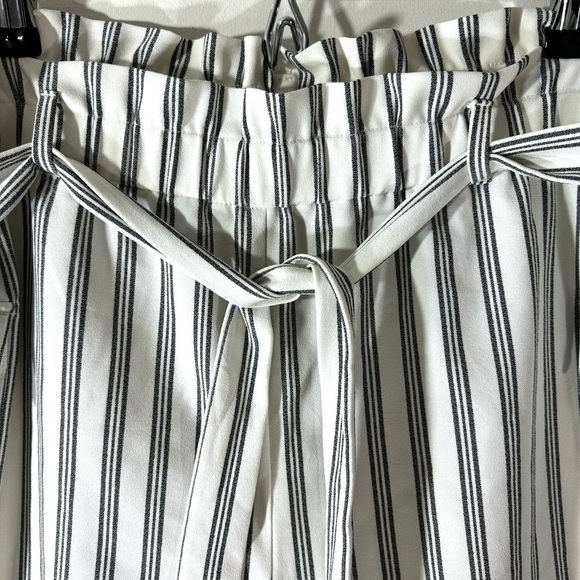 2/$35 Loft Paperbag Tie Waist Striped Cargo Shorts - Picture 4 of 10